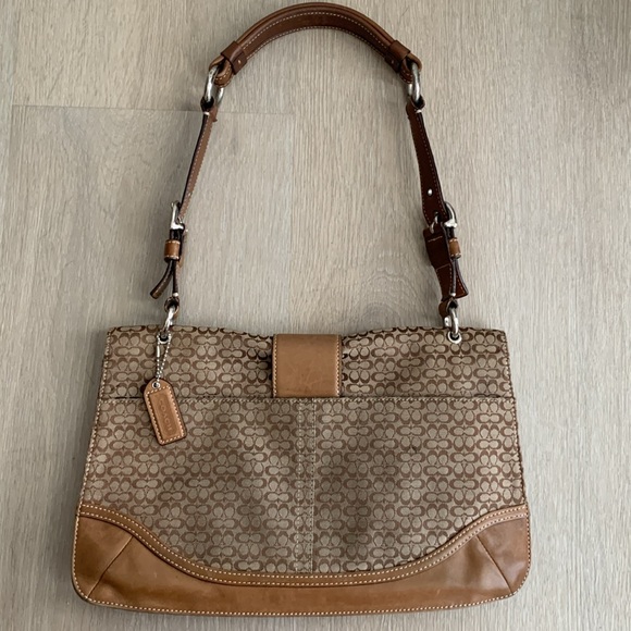 2000’s Vintage Coach Belted Logo Purse - Picture 3 of 8